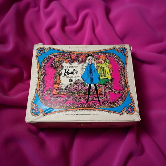 Vintage 1968 The World of Barbie Double Doll Case With Dolls And Accessories - Picture 1 of 13